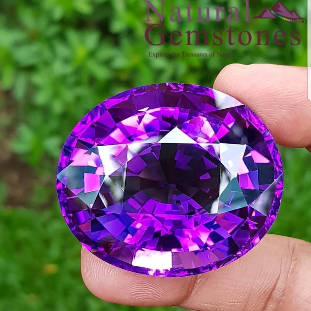 متجر أحجار كريمة دبي
هل تبحث عن مجوهرات أصلية من الياقوت أو الزبرجد في دبي؟ توفر لك Natural Gemstones مجموعة شاملة من مختلف الأحجار الكريمة وشبه الكريمة في الإمارات العربية المتحدة. نقدم مجموعة كبيرة...