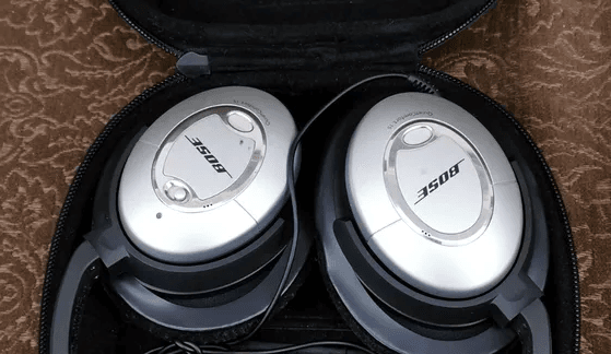سماعات Bose
used Bose headphones