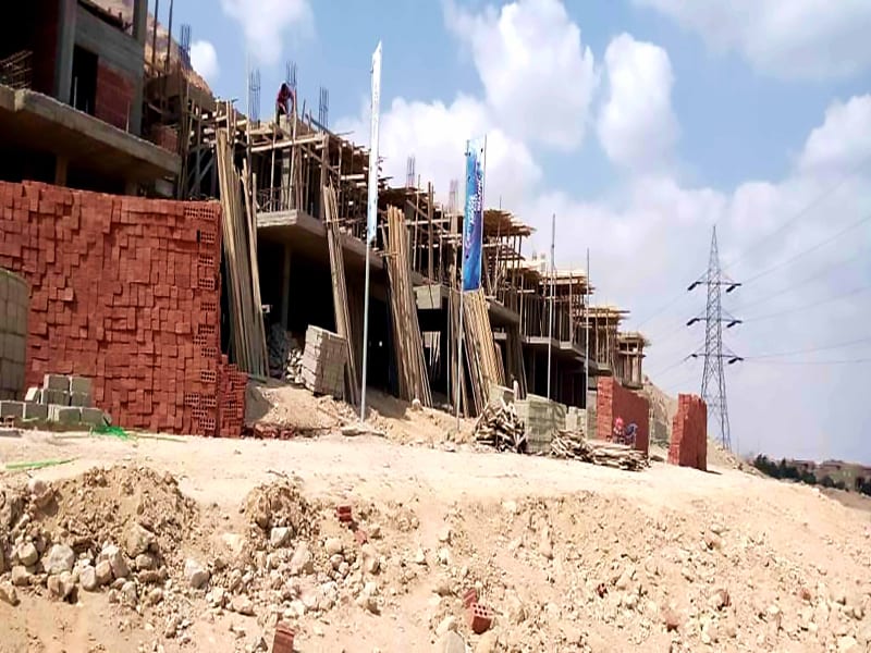 شالية استثنائي وفيو على بحر وسما زرقاء وخصوصيه رائعه بعين هيلز بالسخنه